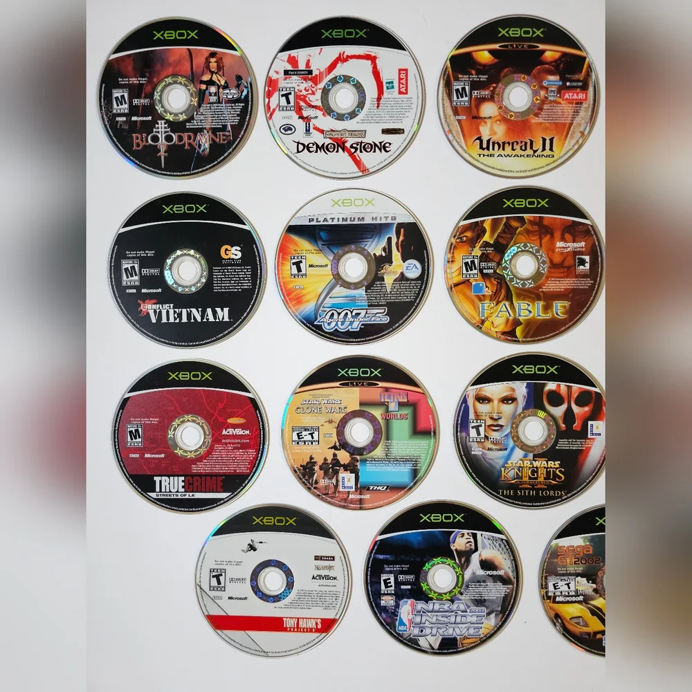 Xbox Game Lot of 19 (Star Wars, Fable, Bloodrayne 2, 007, Unreal 2, True Crime)